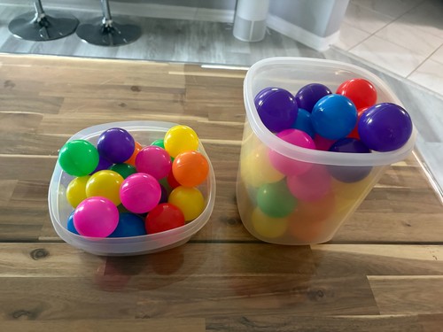 Plastic ball pit balls - ,